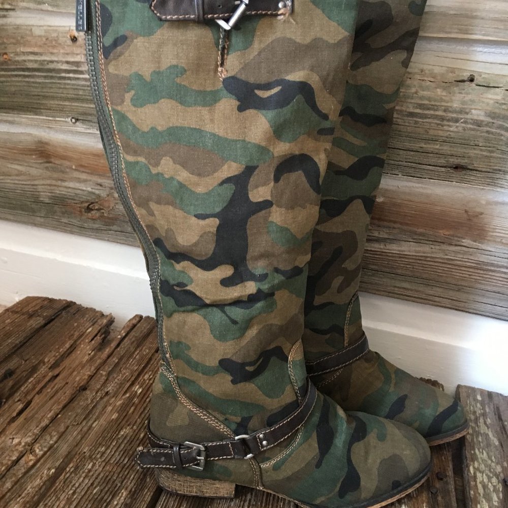 Women's Camo boots